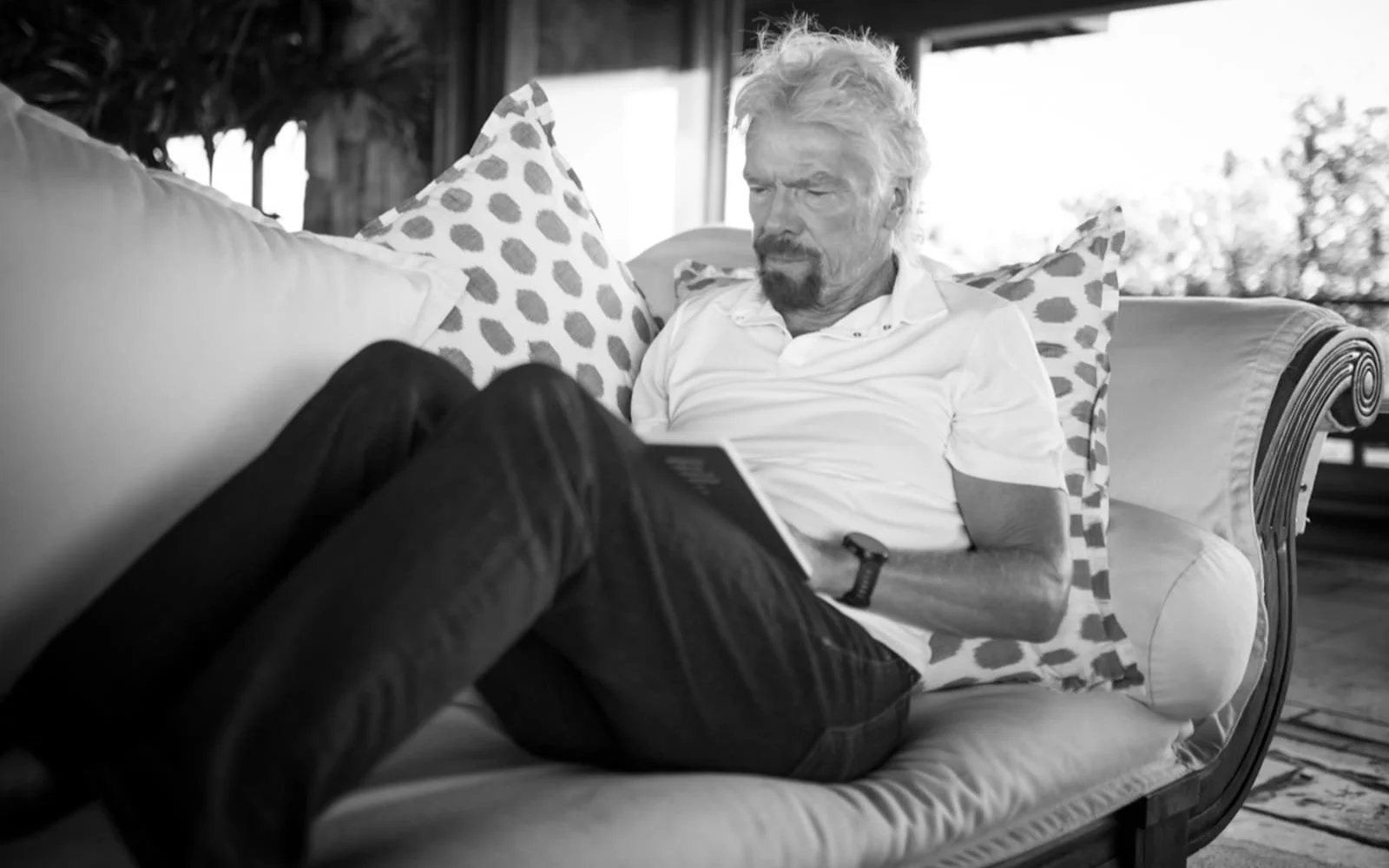 EXPERIENTIAL DIFFERENTIATION: HOW VIRGIN ATLANTIC TURNED COMMODITIZED FLIGHT INTO THEATRE — The Visionary CIOs